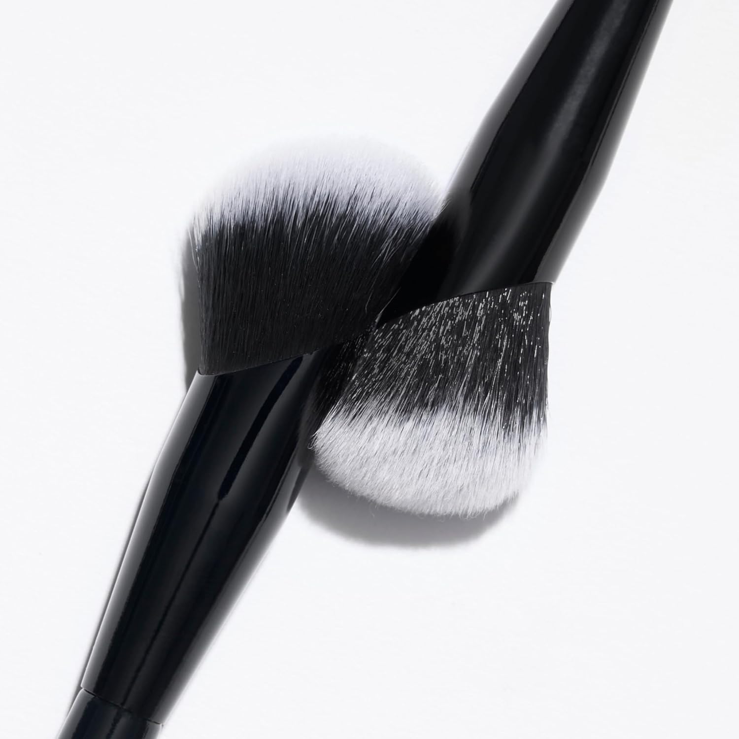 Laura Geller New York Under Cover Kit with Ideal Fix Concealer and Angled Brush 02 Fair - Image 9