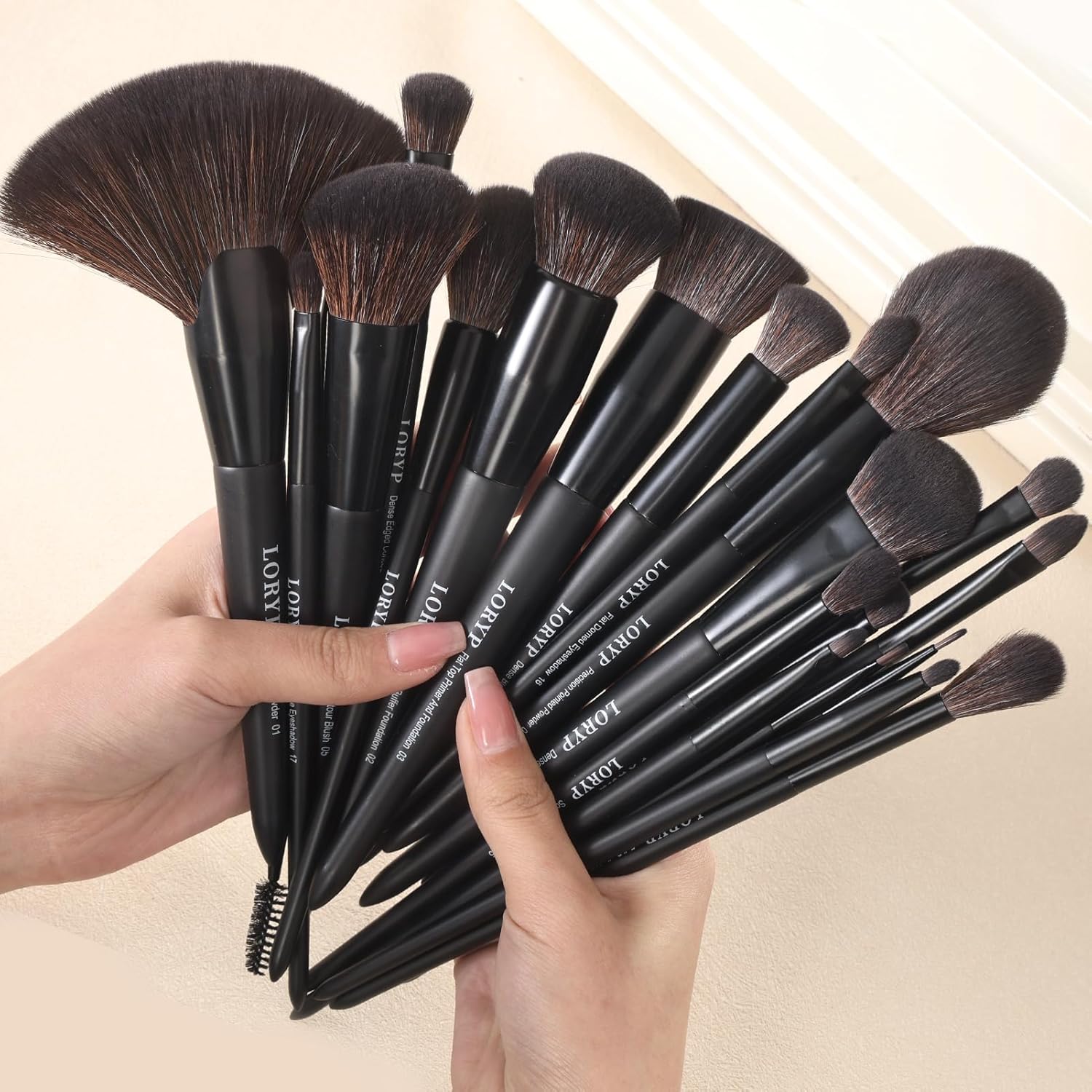 LORYP 21-Piece Vegan Black Makeup Brush Set for Face and Eye Application - Image 6