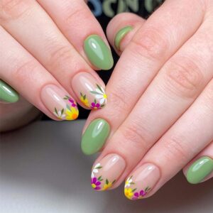 Short Press on Nails Almond Fake Nails Full Cover Green Acrylic False Nails with Cute Flowers Design Reusable Artificial Stick on Nails Spring Summer Glue on Nails for Women Manicure Art Supplies