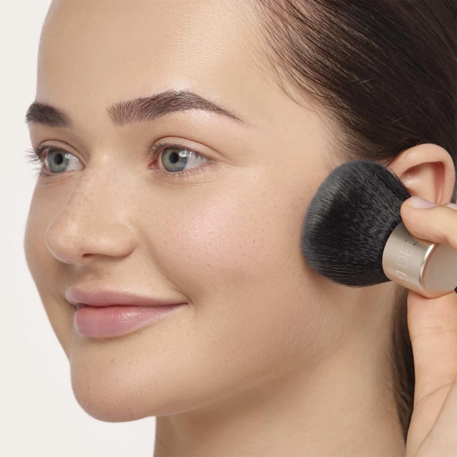 ARTDECO Vegan Bristle Kabuki Brush for Flawless Mineral Powder Foundation Application - Image 4