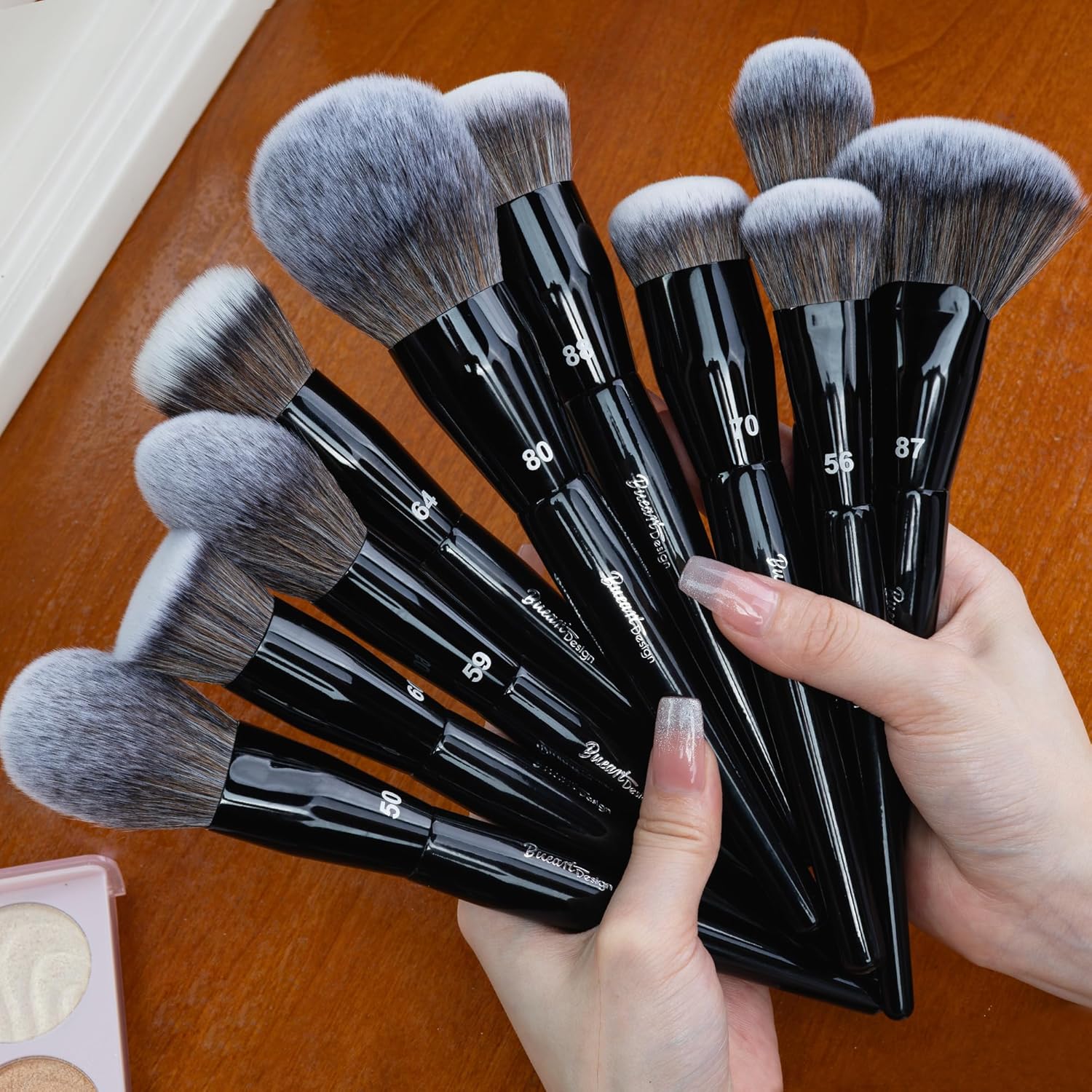 Bueart Design 32-Piece PRO Grade Makeup Brush Set with Large Holder and Ultra-Soft Bristles - Image 3