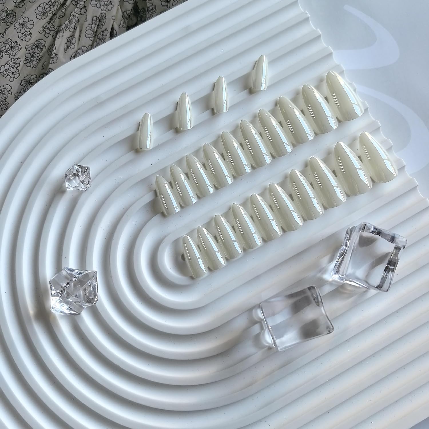 Pearl White Chrome Medium Long Almond Stiletto Press-On Nails 24pc Set - Image 4