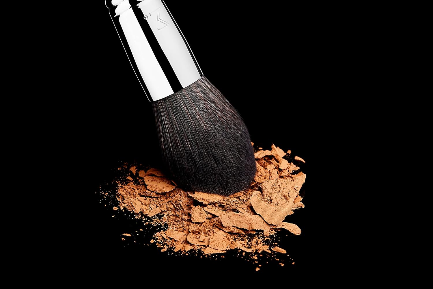 Sigma Beauty F29 Tapered HD Bronzer Brush with Soft Synthetic Fibers - Image 3