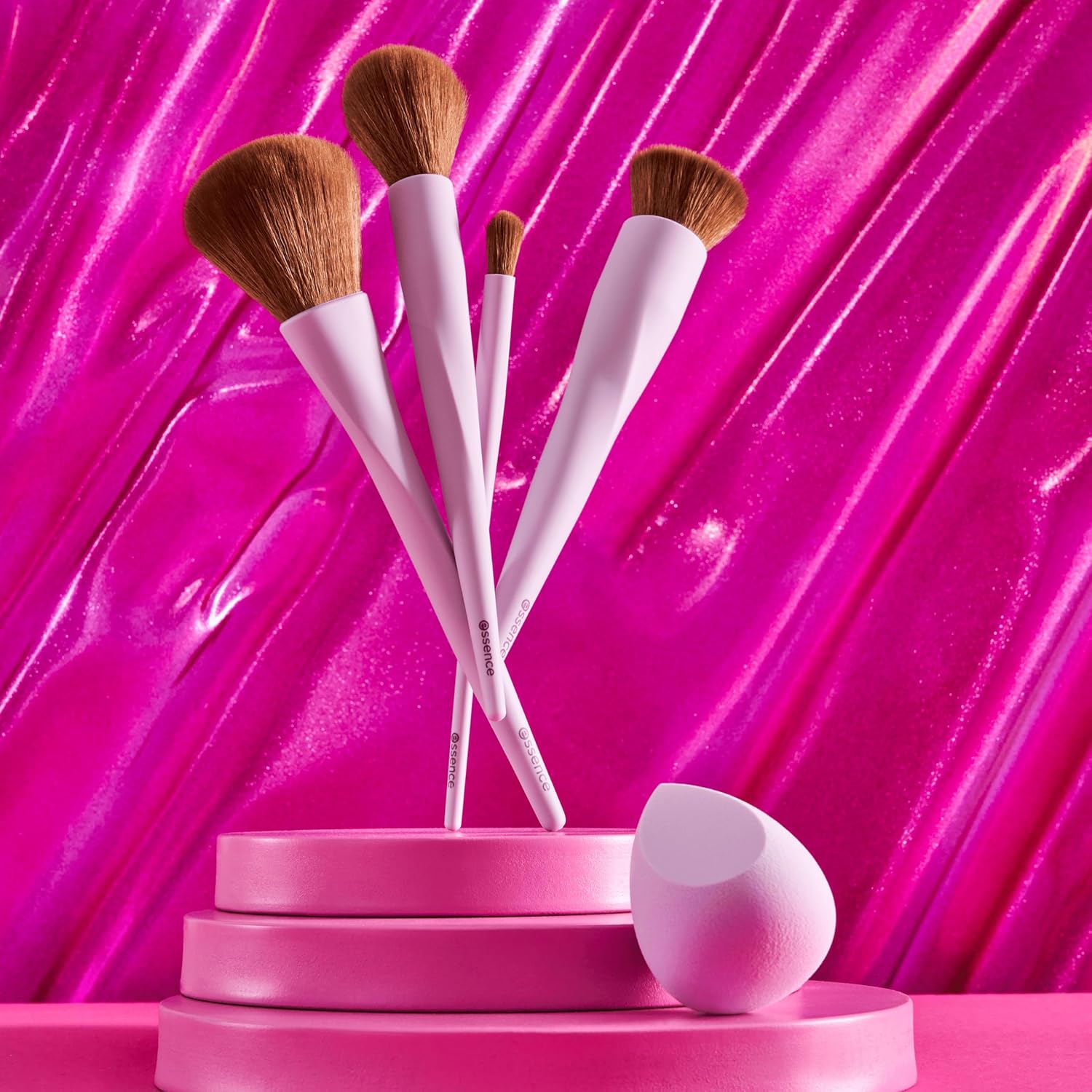 Essence Vegan Cruelty-Free Long Bristle Powder Makeup Brush for Flawless Application and Blending - Image 7