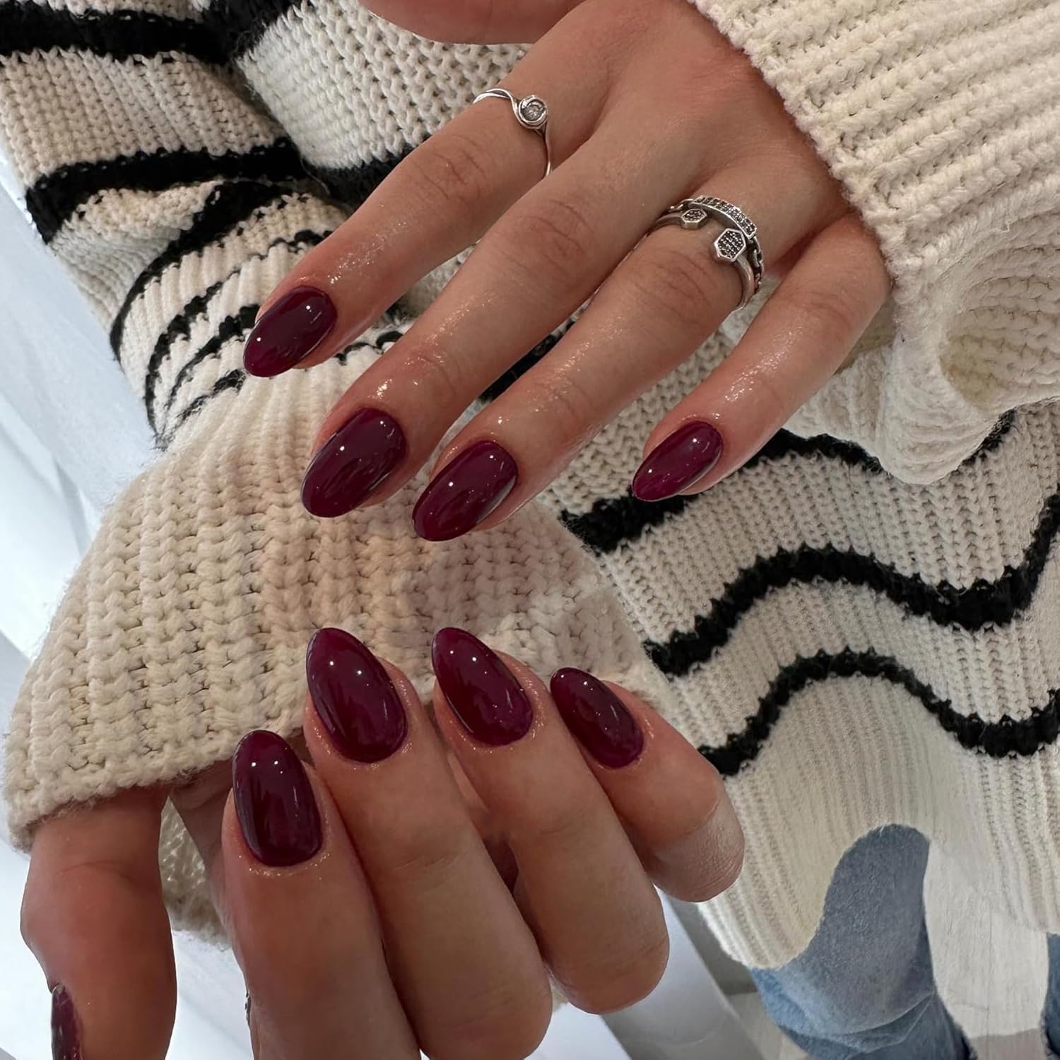 Burgundy Wine Red Short Almond Press on Nails, 24Pcs Solid Color Fake Nails for Women - Image 2