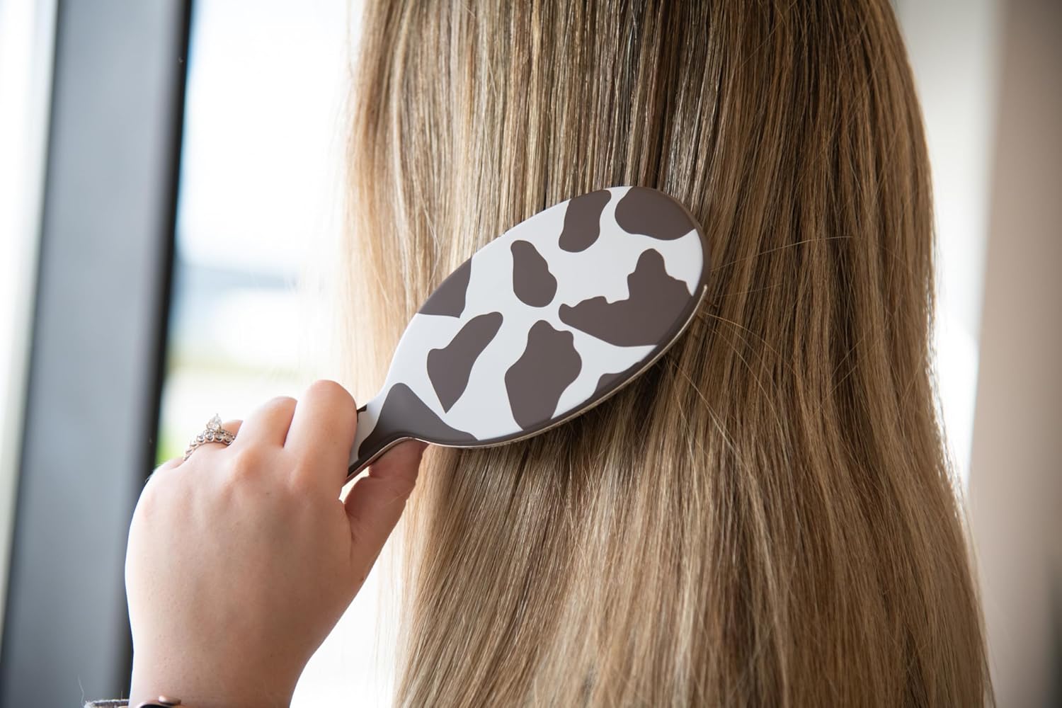 FRAMAR Cow Print Detangling Hair Brush for Women Girls Reduces Frizz - Image 3