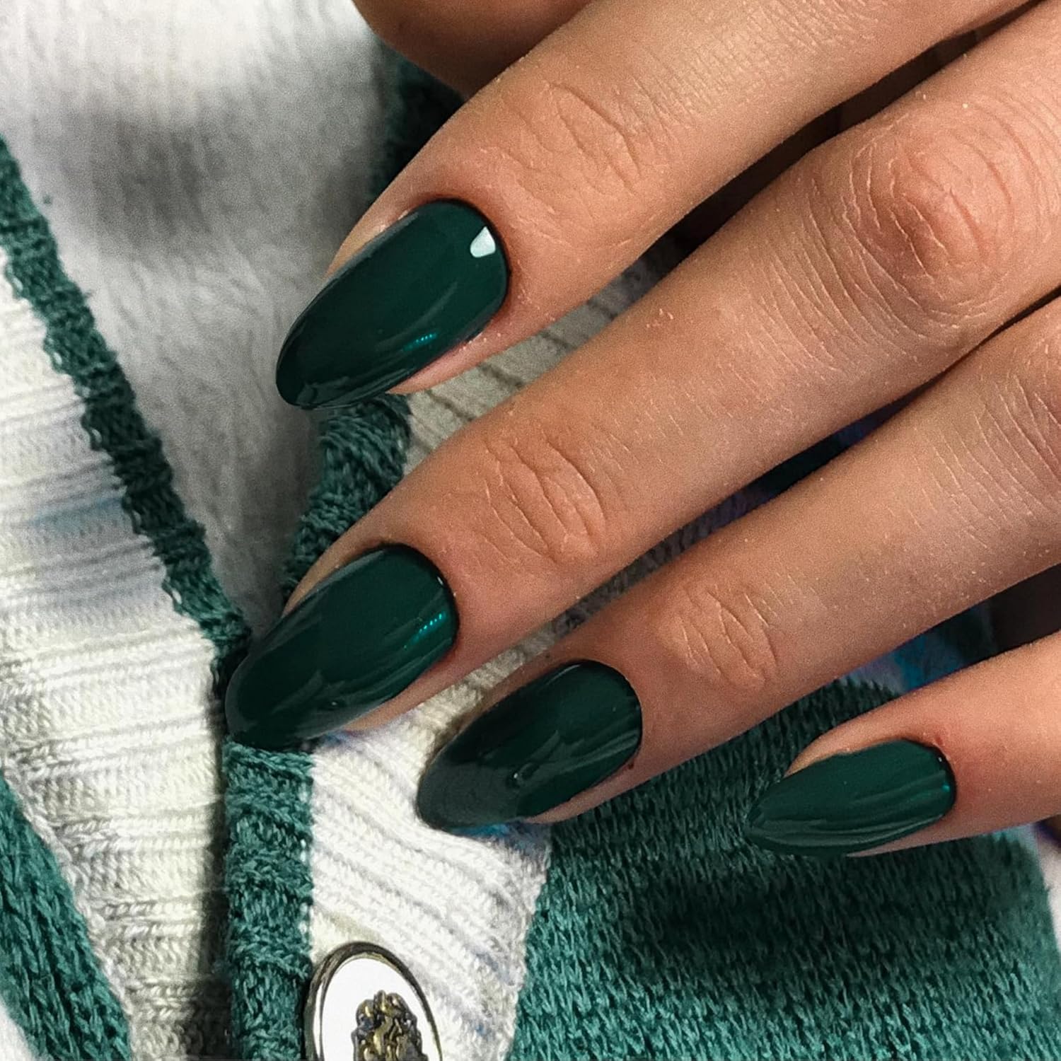 Short Oval Dark Green Acrylic Press-On Nails 24 Piece Set for Women - Image 2
