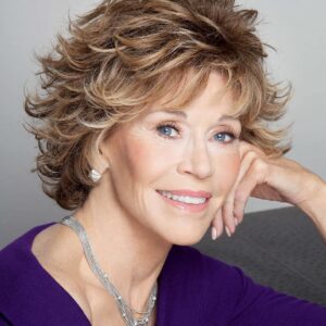 SEVENCOLORS Short Brown Wavy Wigs for White Women Layered Natural Brown Mixed Blonde Pixie Wig Synthetic Hair Short Womens Wigs
