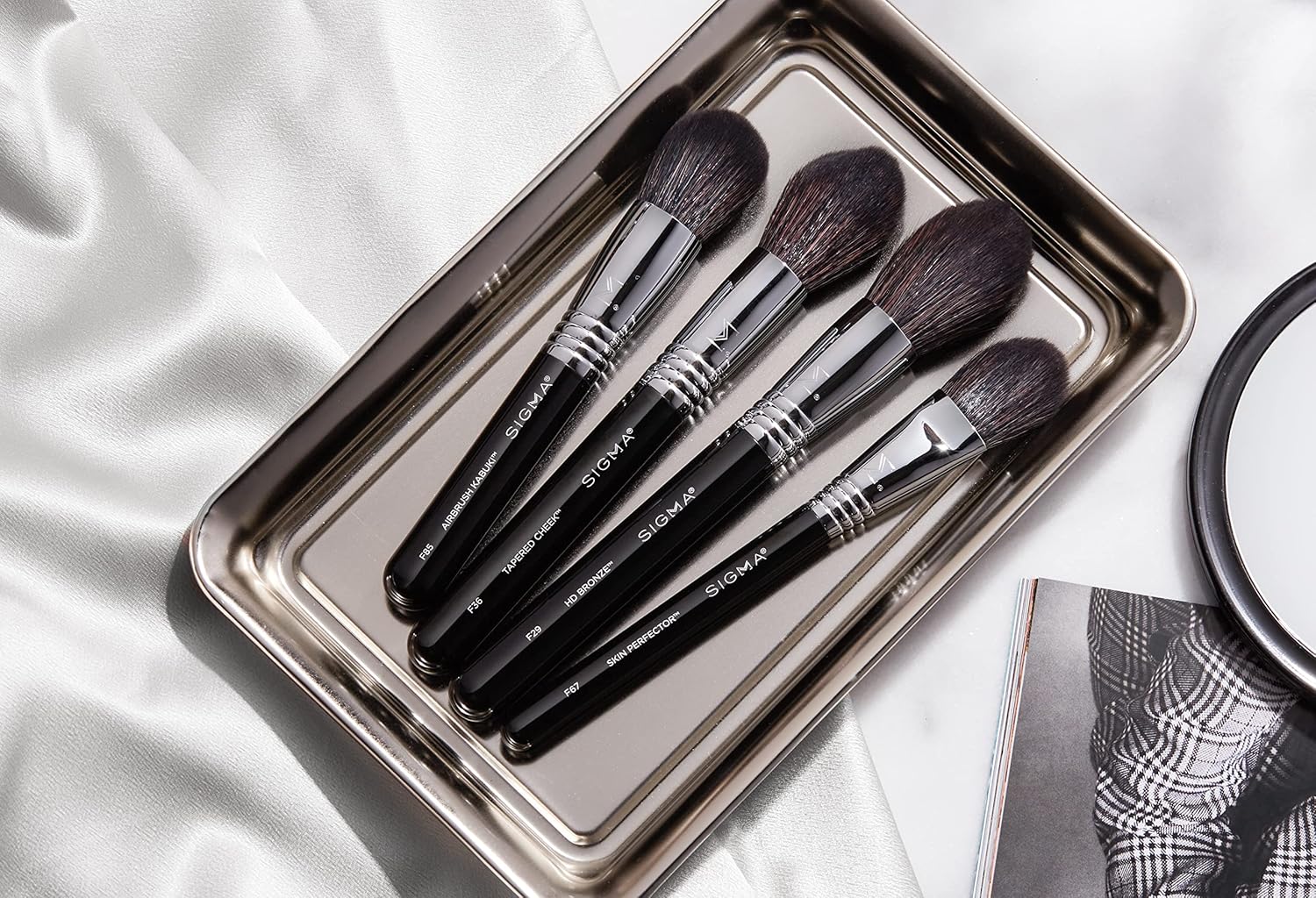 Sigma Beauty F29 Tapered HD Bronzer Brush with Soft Synthetic Fibers - Image 5