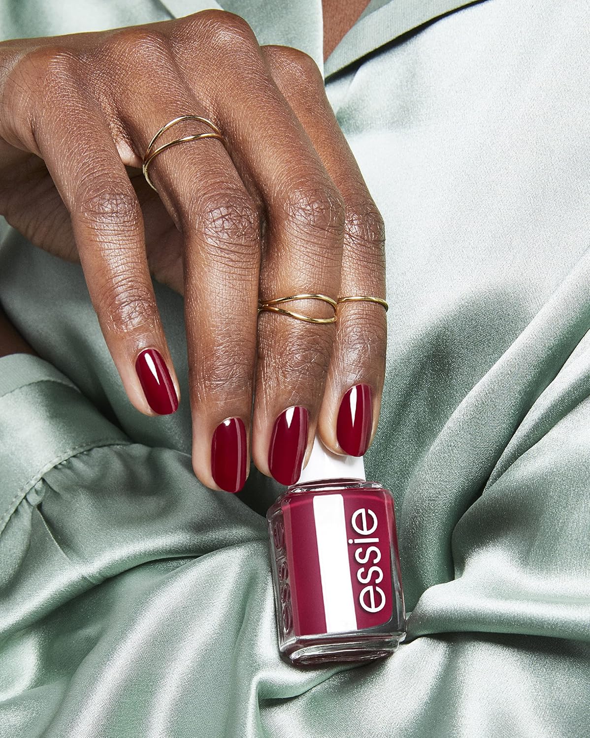 Essie 0.46 oz Burgundy-Red Vegan Nail Polish Wrapped In Luxury Winter 2022 - Image 9