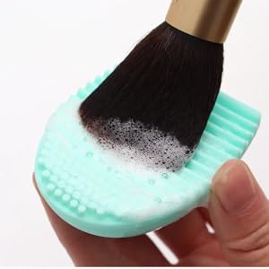 How to Clean Your Brushes