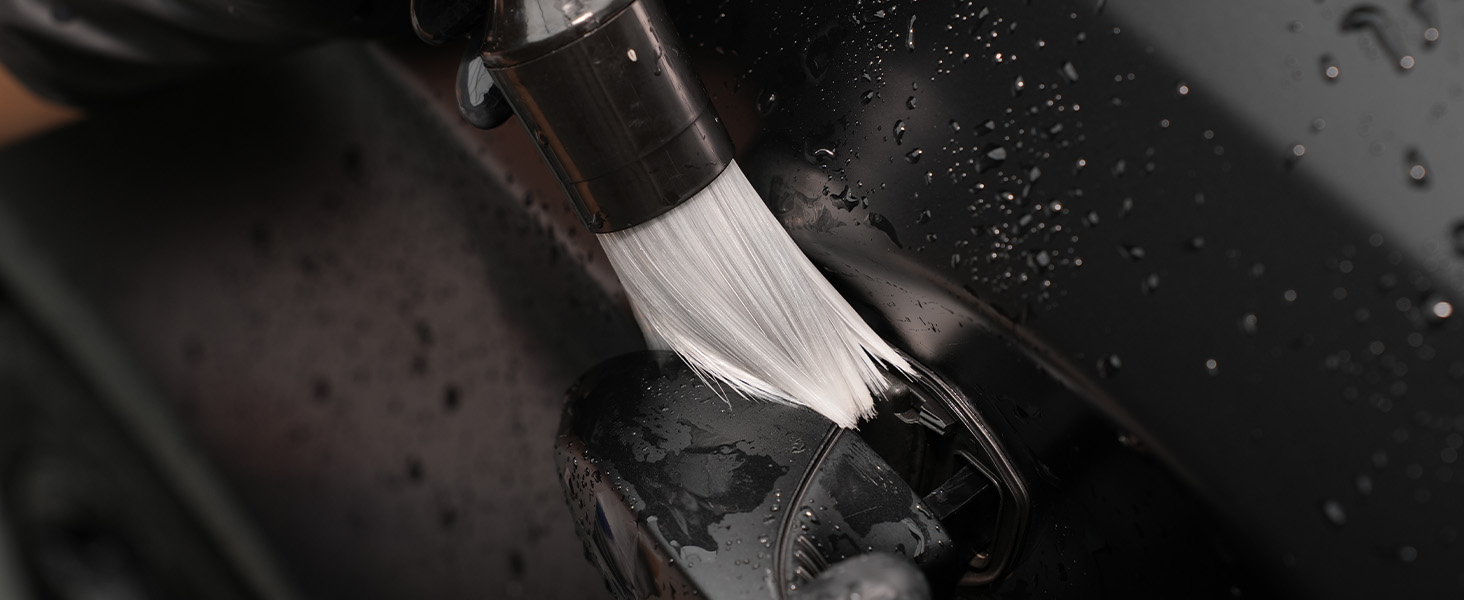 car exterior detailer