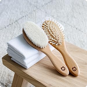 Only_quality_and_natural_materials_Romy_Ro_Brushes