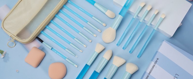 LULUCOLORS light blue color 18 pcs Makeup Brushes Set