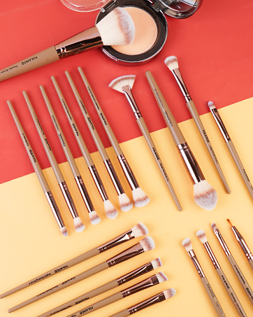 make up brushes
