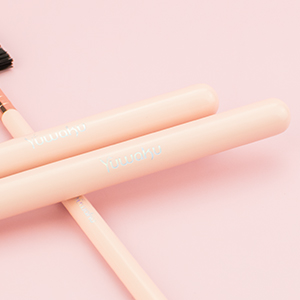 pink makeup brushes