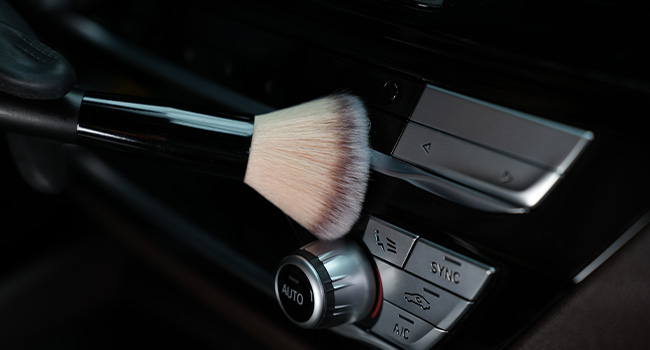 Ultra- soft detail brush