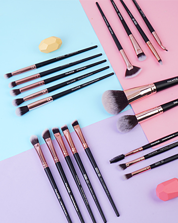 makeup brushes