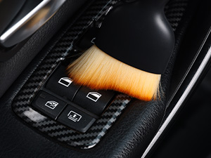 Mini Dusting Brush