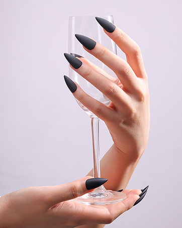 black press on nails