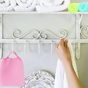 exfoliating back scrubber with handles