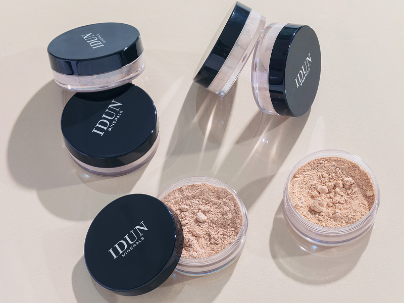 Powder Foundation Lifestyle