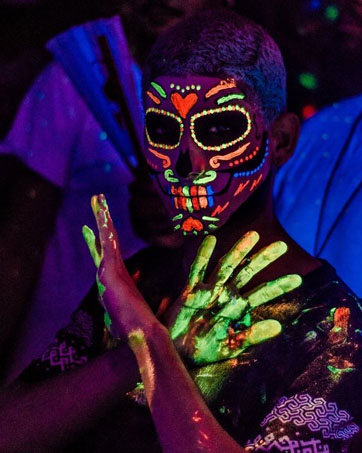 DE'LANCI neon Eyeshadow Palette Glow in the Dark