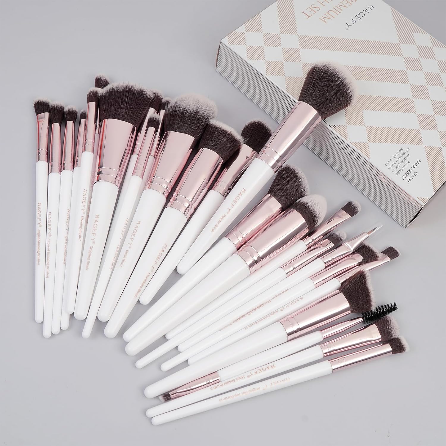 Makeup Brushes, 25Pcs Makeup Brush Set Foundation Eyeshadow Blush Brush Blending Concealers Face Powder Eye Make up Brushes Set with Gift Box (Black)